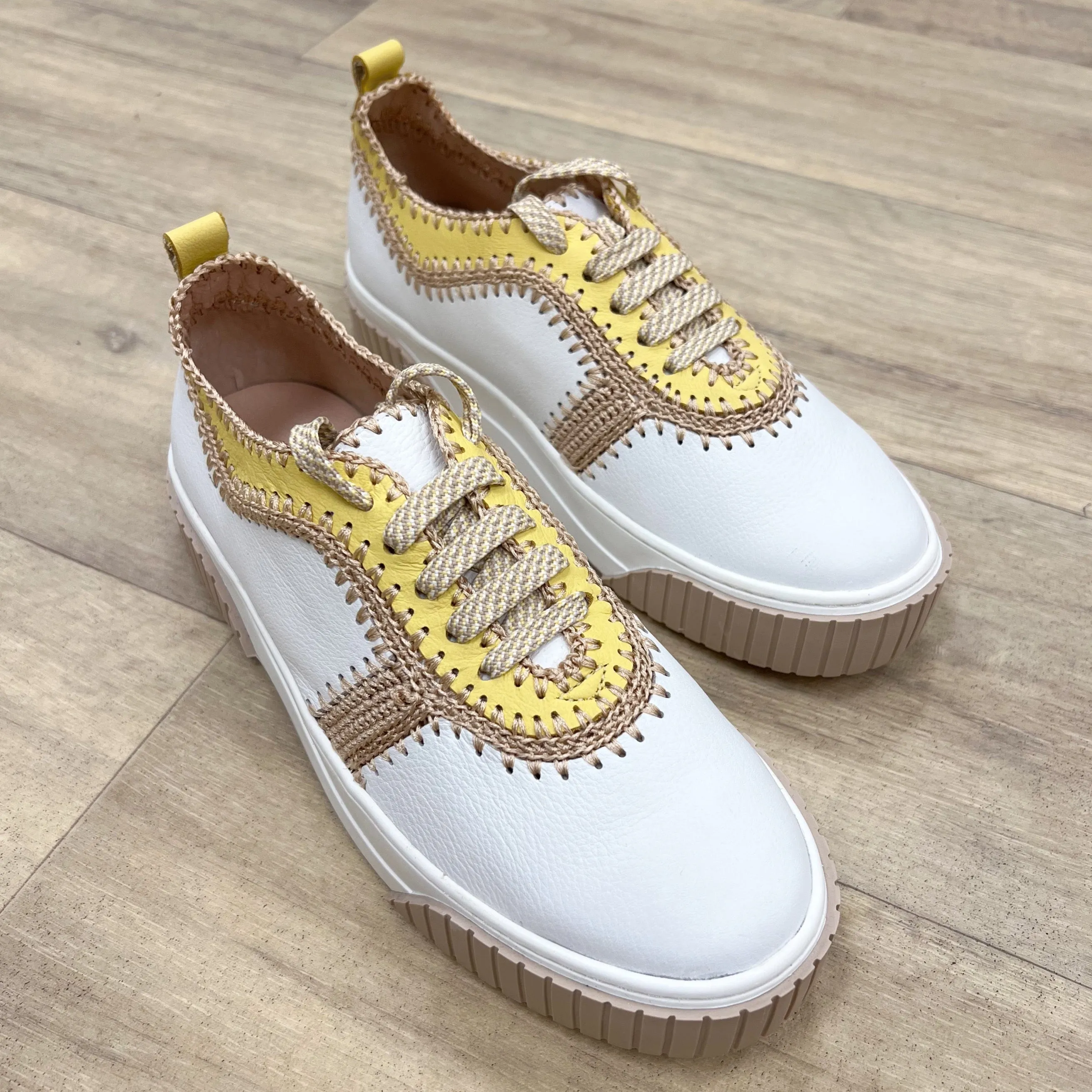 Jini Sneakers